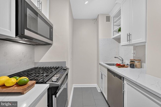 Building Photo - 1545 18th St NW