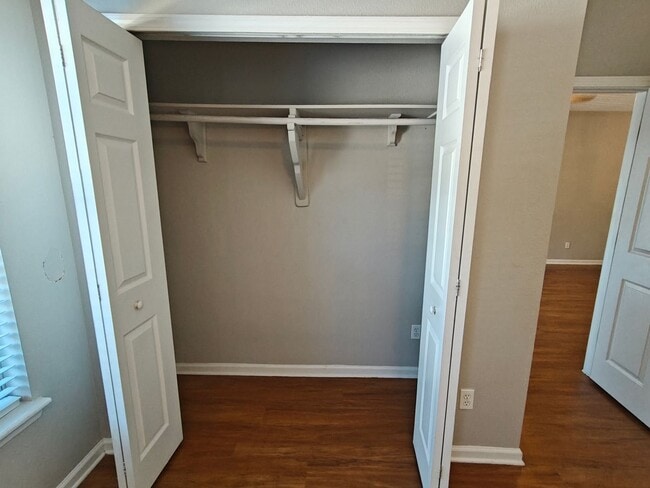 Building Photo - Cozy 2 Bedroom Condo on Ground Floor