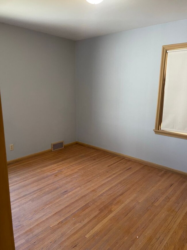 Building Photo - Highland Home for Rent
