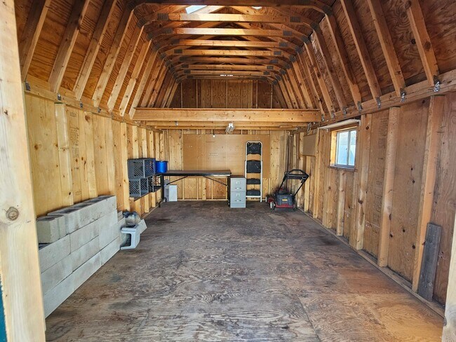 Building Photo - Comfortable 4 bed, 2 bath home in 80906!