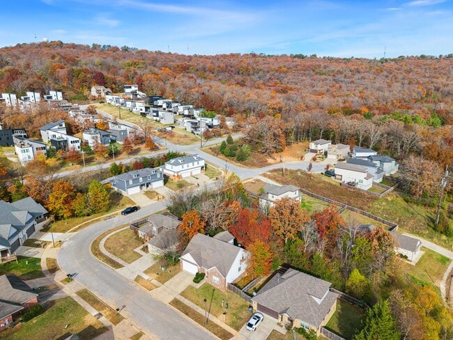 Building Photo - Charming 3-Bed Home in Fayetteville