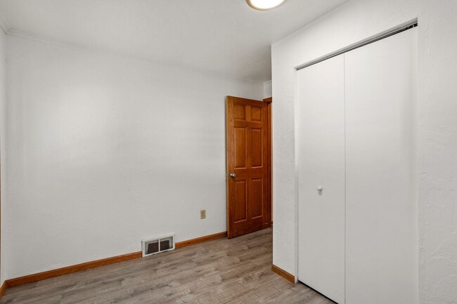 Primary Photo - 732 State St