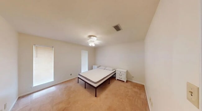 Building Photo - 1120 Brandywine Dr