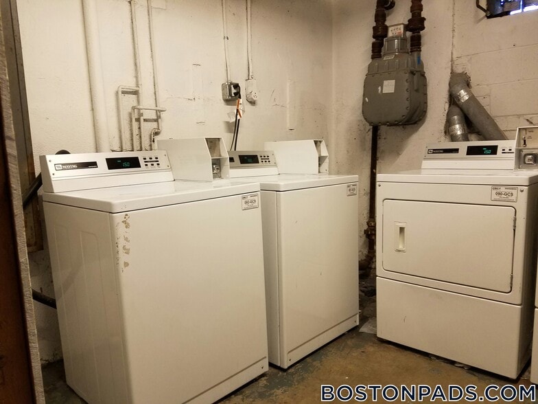 Building Photo - 226 Parker Hill Ave