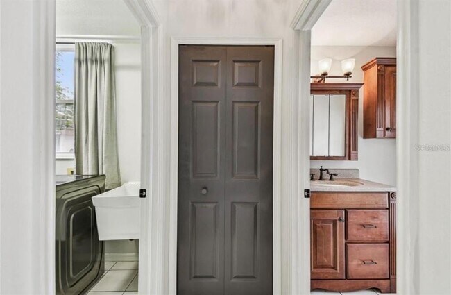 Building Photo - 16003 Ridley Pl