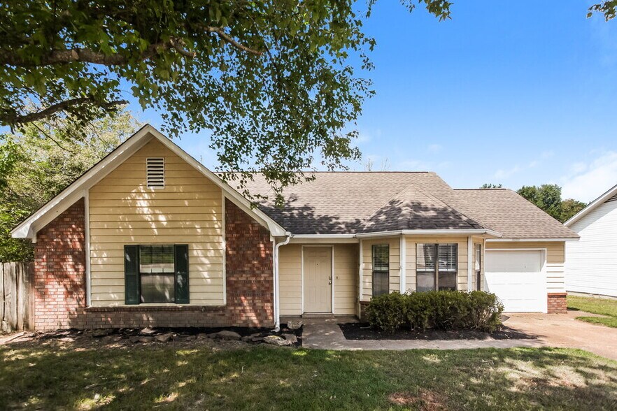 Primary Photo - 4295 Rosswood Dr