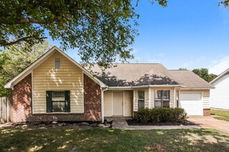 Building Photo - 4295 Rosswood Dr