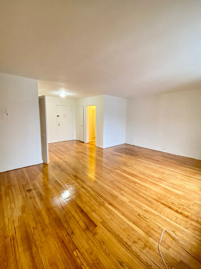 Building Photo - 315 Ovington Ave