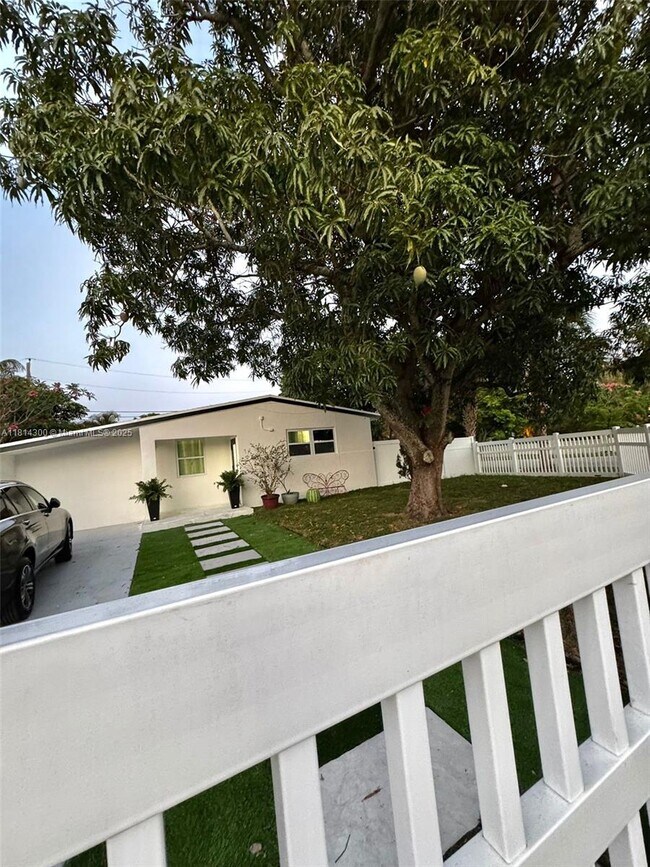Primary Photo - 1800 NW 7th Ave
