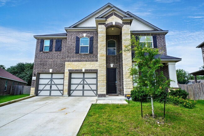 Primary Photo - Beautiful 3-Bedroom Home with Flex Space i...