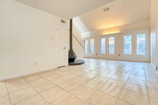 Building Photo - 5860 Sampley Way
