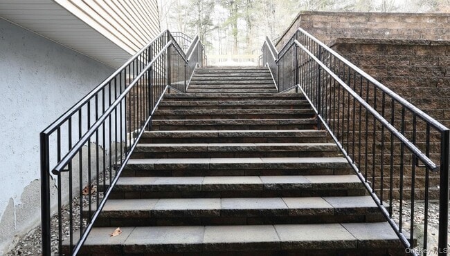 Building Photo - 422 Fox Run Ln