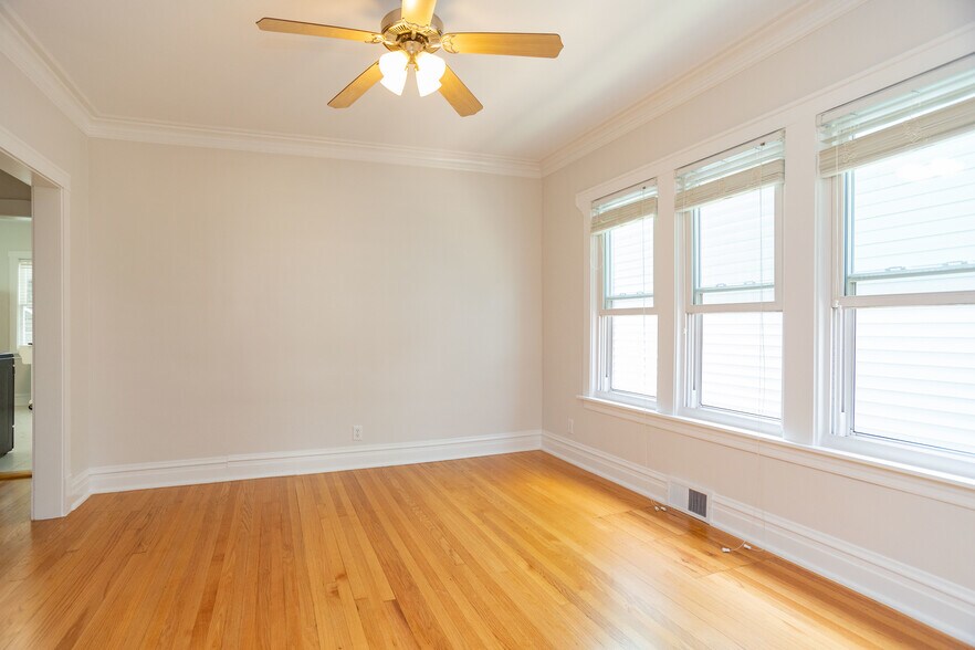 Building Photo - 5023 N Kolmar Ave