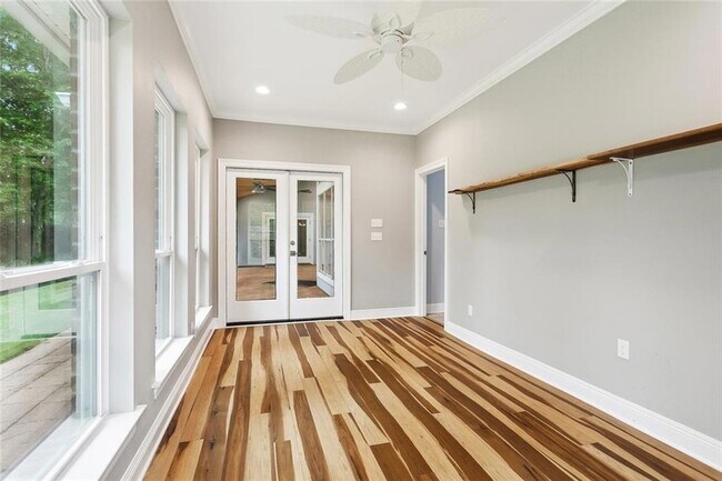 Building Photo - 1306 Woodmere Dr