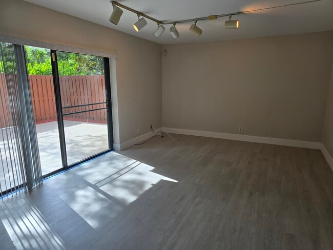 Building Photo - 1480 Masters Cir