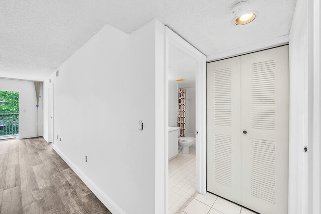 Building Photo - 9580 Weldon Cir