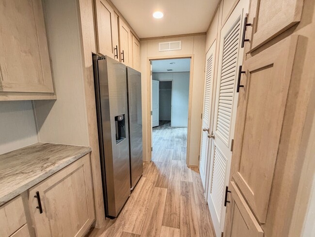 Building Photo - 82 Edinburgh Dr SW