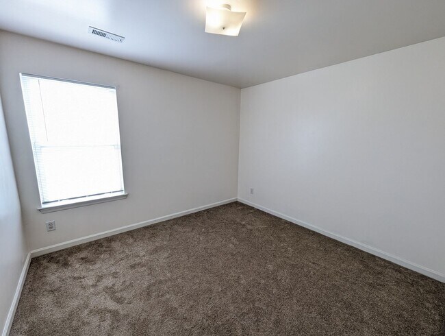 Building Photo - 204 Burgandy Rd, Williamsburg VA 23185