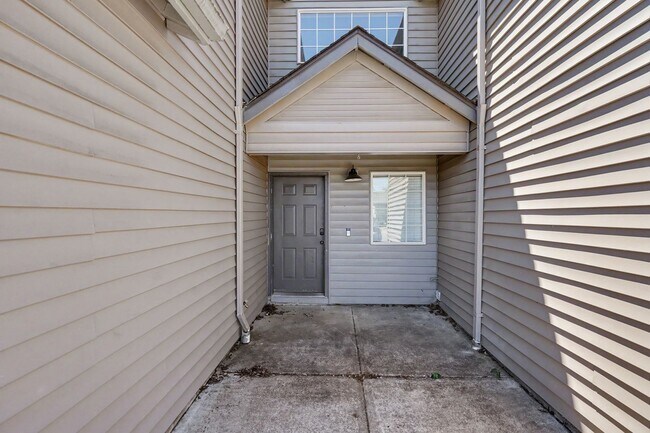 Building Photo - 5260-5262 Springcrest Drive