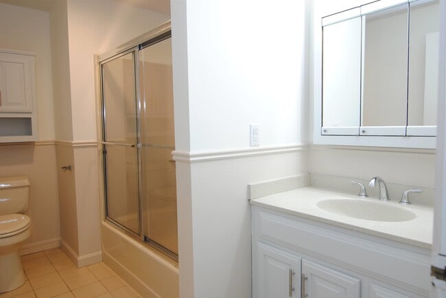 Building Photo - 39 Bluestone Dr