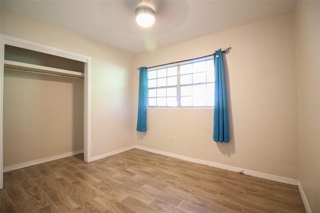 Building Photo - 350 Bonnyview Dr