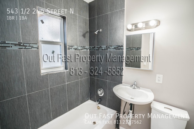 Building Photo - 543 2nd St N