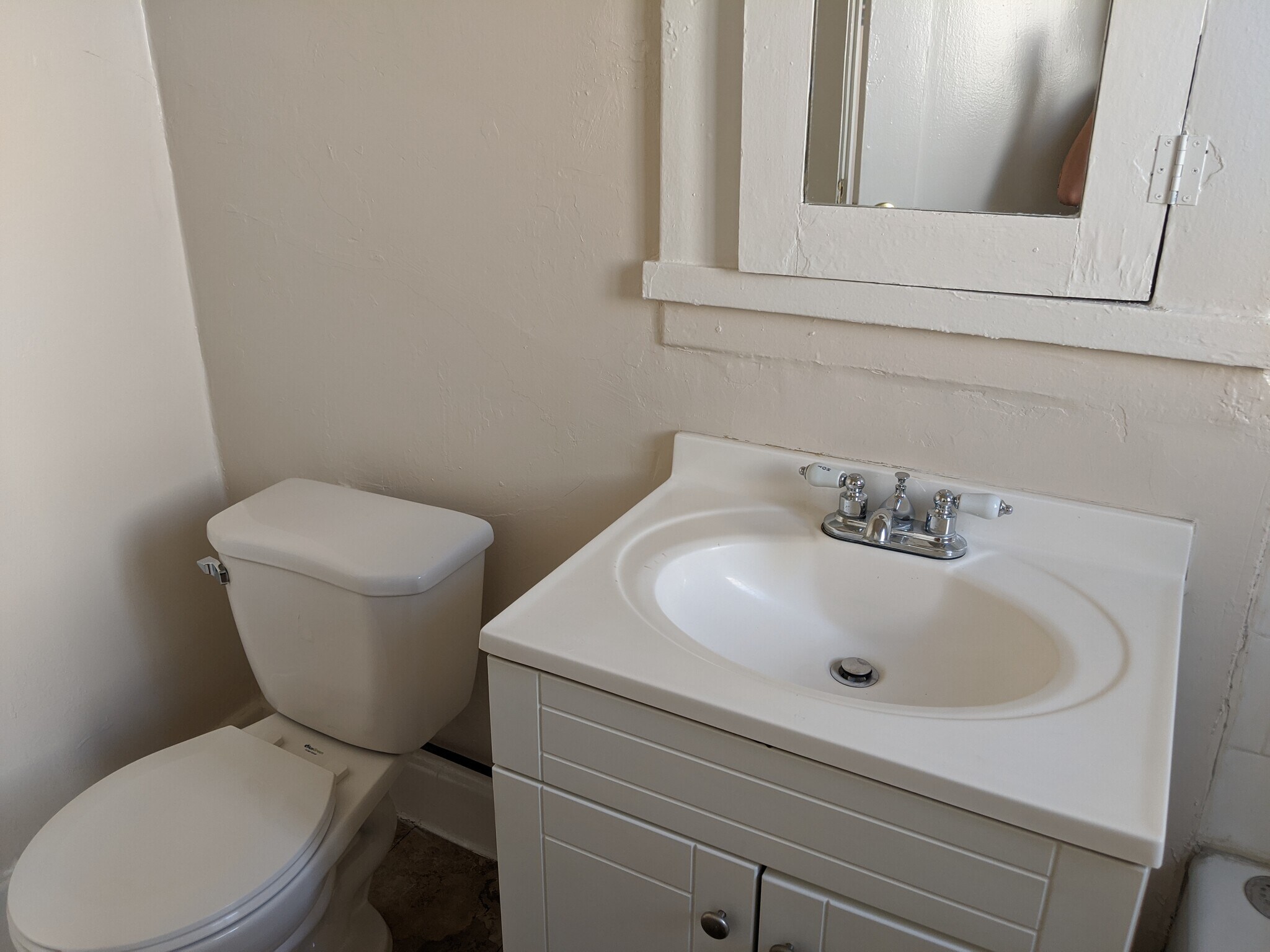 Bathroom - 206 N New Hampshire Ave