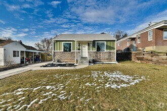 Building Photo - Beautiful Spacious Home in Sugarhouse!