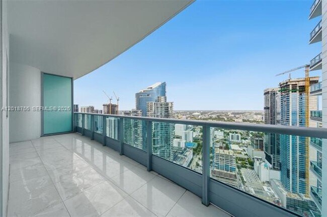Building Photo - 900 Biscayne Blvd