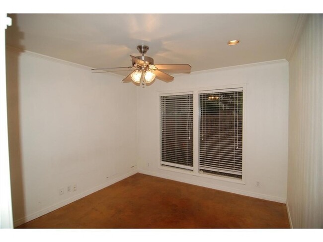 Building Photo - 1700 W 30th St