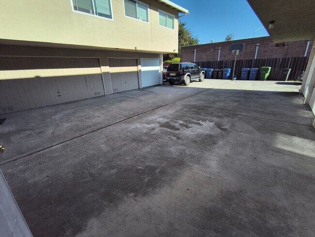 Building Photo - EBN T 22274 - 22278