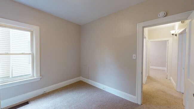 Building Photo - 11302 Parkview Ave