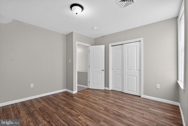 Building Photo - 738 Division St