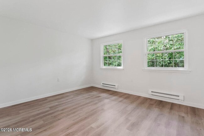 Building Photo - 6B Bayberry Ln