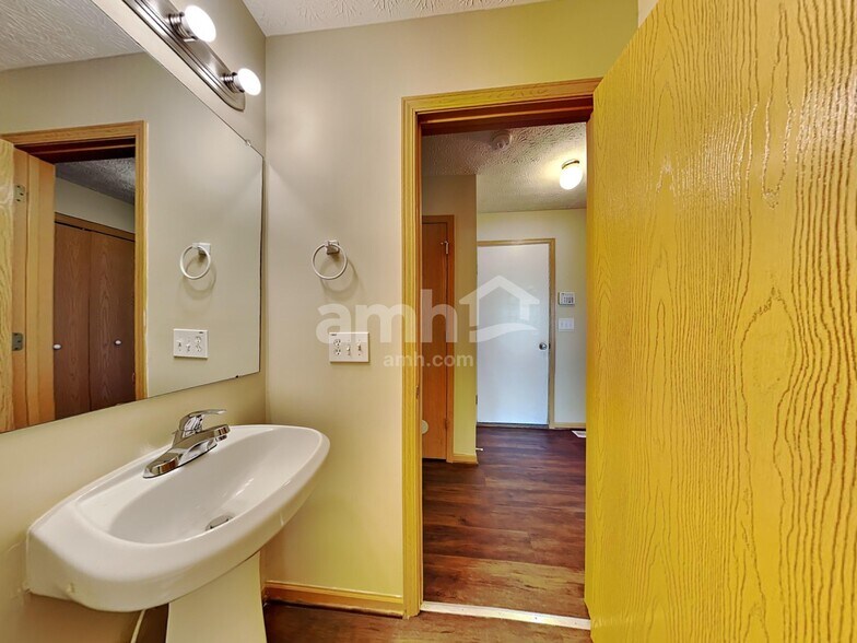 Building Photo - 5547 Glenchester Dr