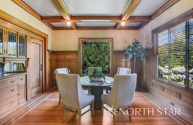 Building Photo - Live in a National Historic Home