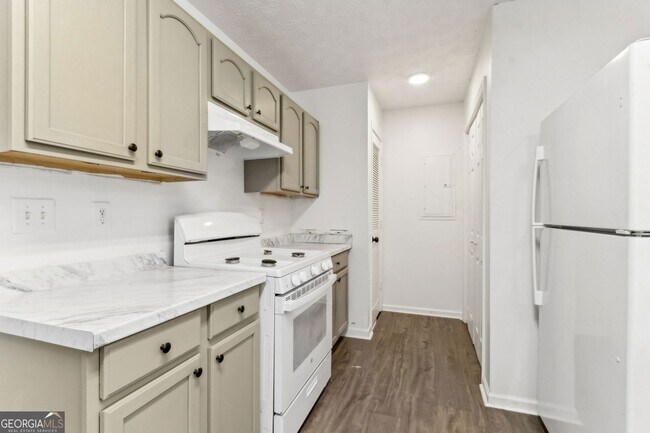 Building Photo - 410 Shenandoah Ct