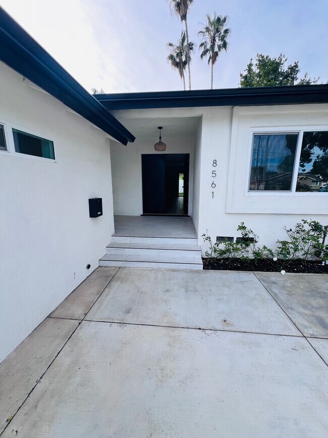 Building Photo - 8561 Marklein Ave