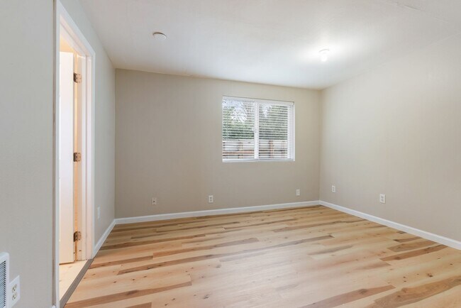 Building Photo - Quirky 1-bedroom for a Reasonable Price!