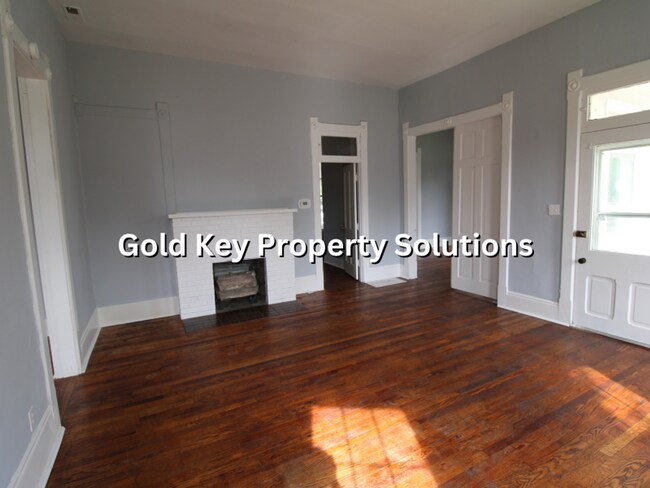 Building Photo - 803-807 High Street