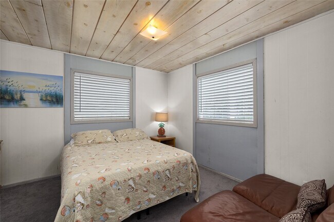 Building Photo - 2615 Gulf Blvd