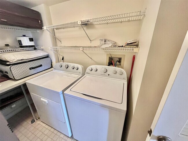 Building Photo - 9691 N Belfort Cir