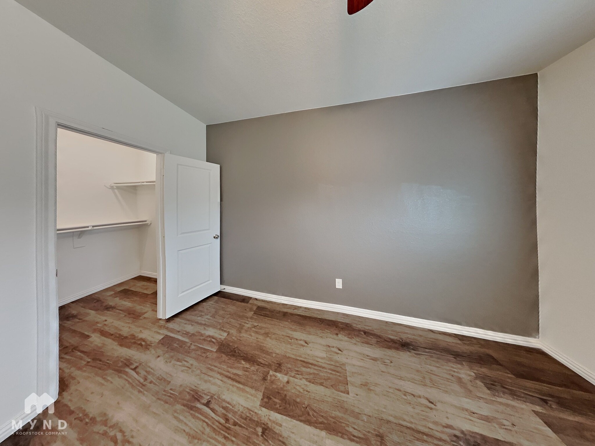 Building Photo - 3230 S Cherry Ln