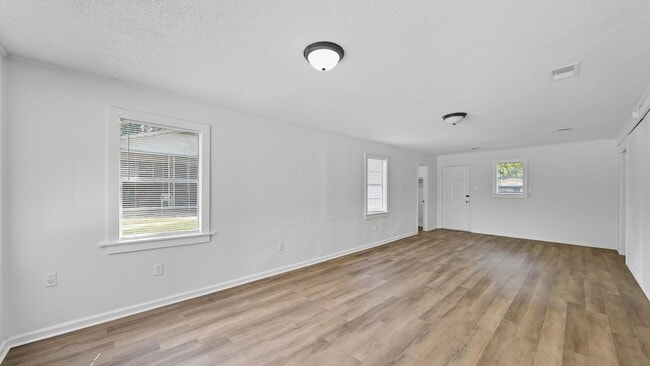 Building Photo - 1517 Michael St