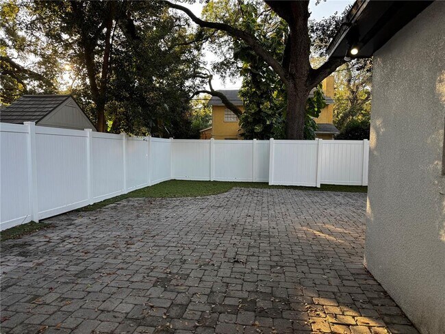 Building Photo - 3115 S Manhattan Ave