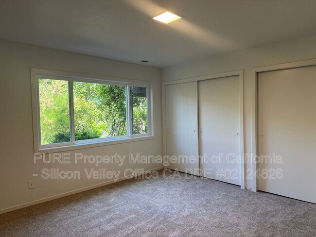 Building Photo - 306 Kingsbury Dr