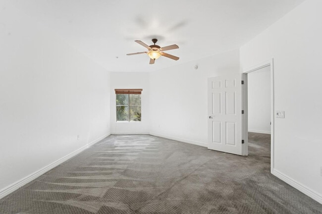 Building Photo - 5450 E Deer Valley Dr