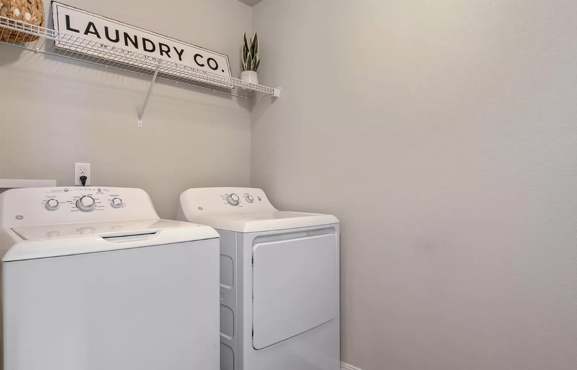 Building Photo - 7468 Johnsontown Hts