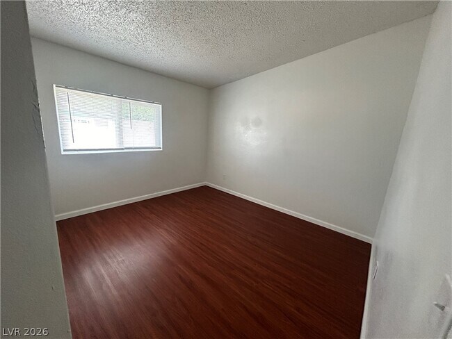 Building Photo - 1405 E McWilliams Ave