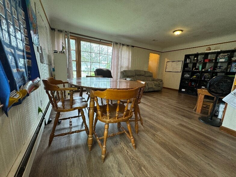 Building Photo - 430 E 309th St